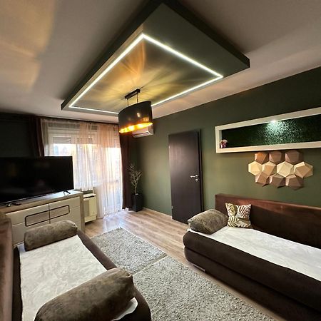 Mox Downtown Apartman Debrecen Buitenkant foto