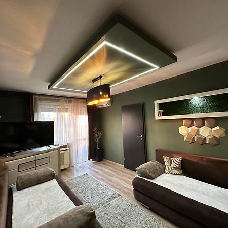 Mox Downtown Apartman Debrecen Buitenkant foto