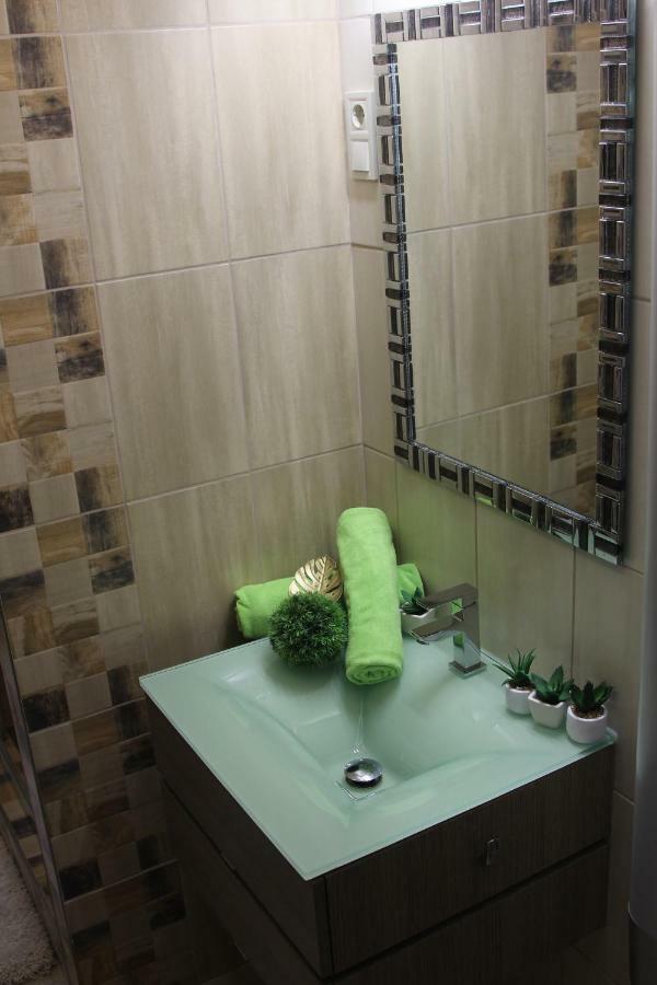 Mox Downtown Apartman Debrecen Buitenkant foto